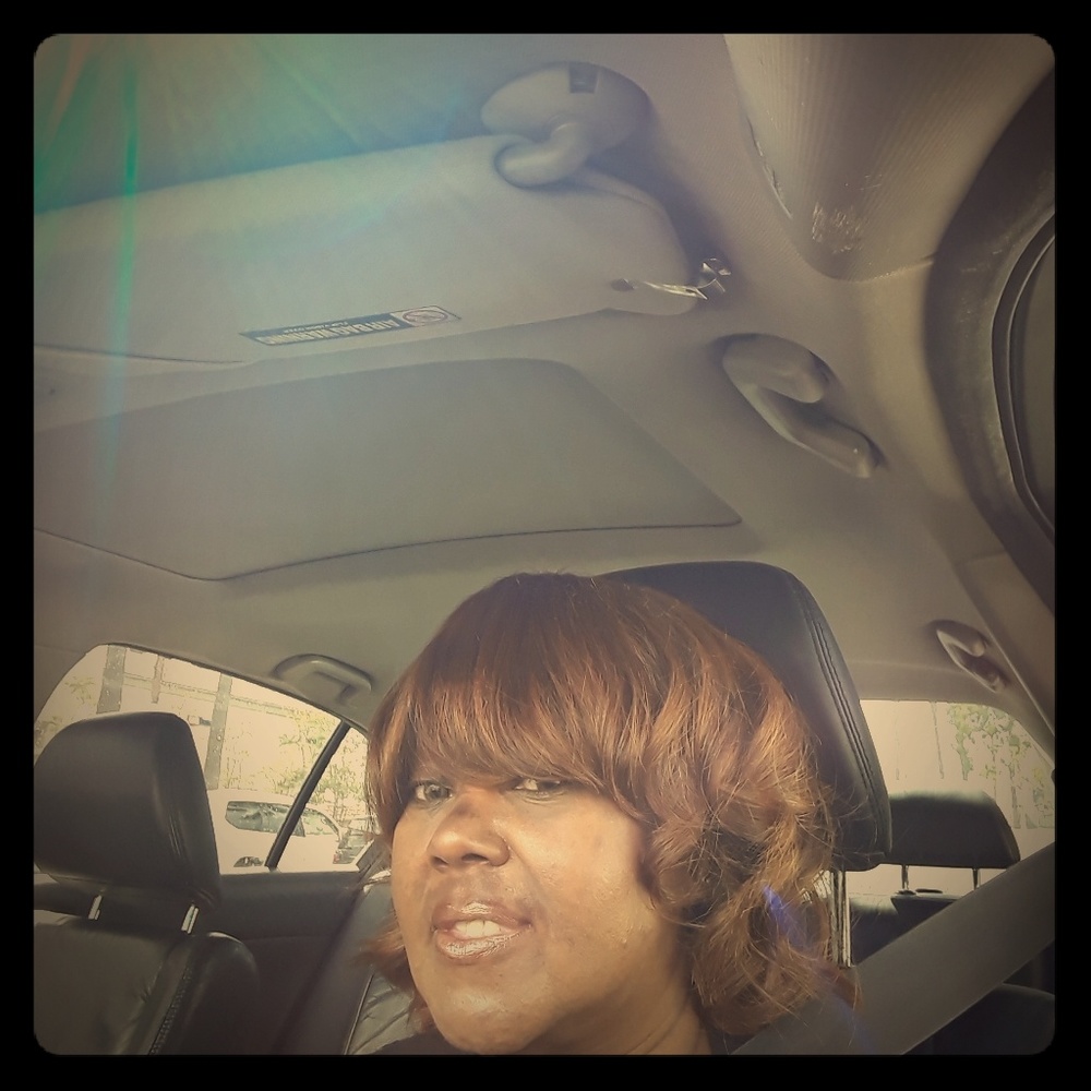 Meet your Posher, Szollia